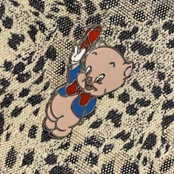 Vintage 1993 Warner Brothers Porky Pig Lapel Pin - Picture 6 of 6